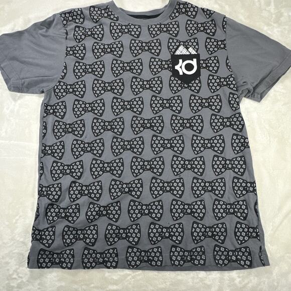 Nike KD Bow Tie Graphic Shirt Men L Gray Basketball Pocket Tee Retro Style - Picture 1 of 6